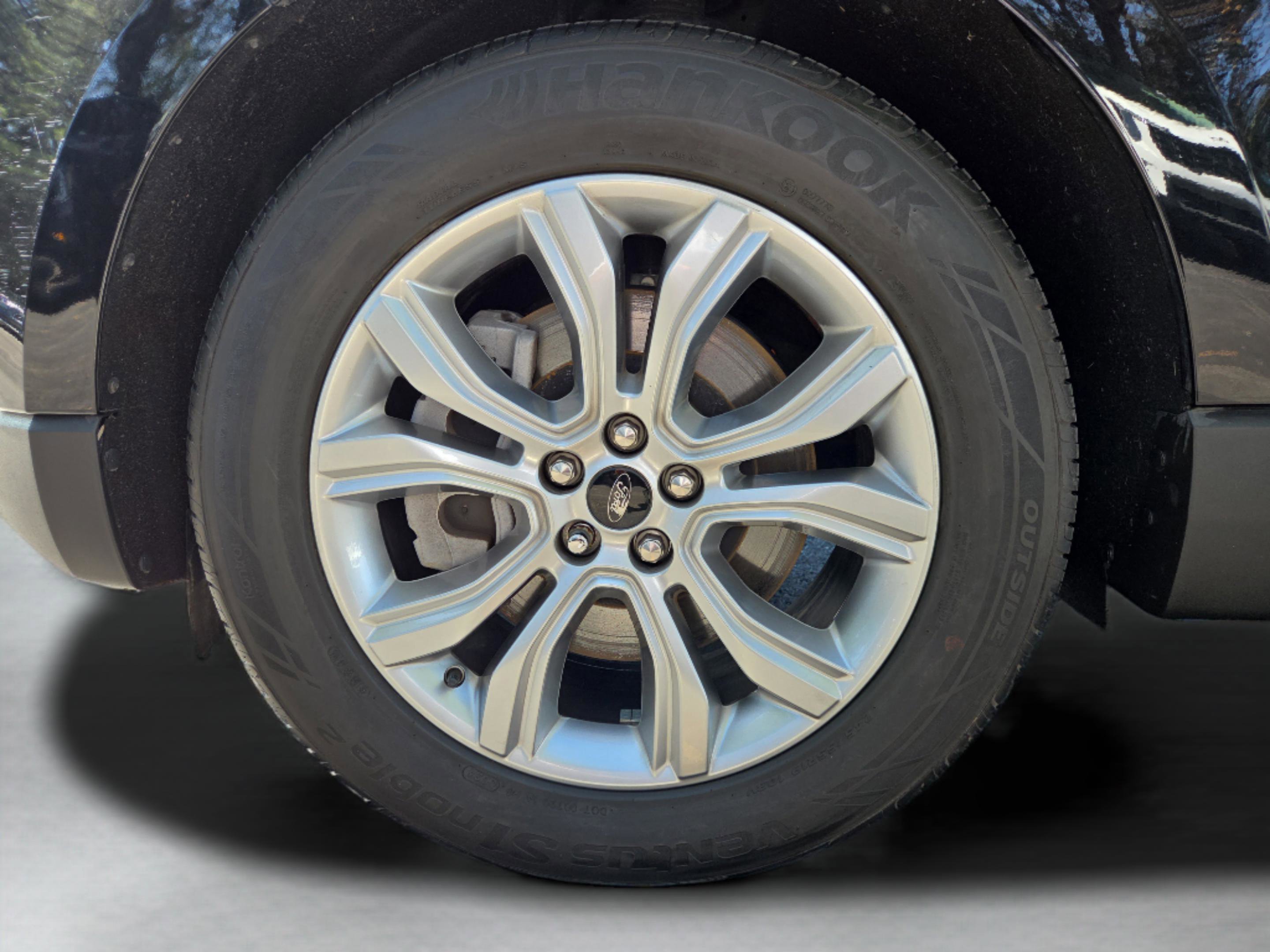 Used 2024 Ford Edge Titanium image 9