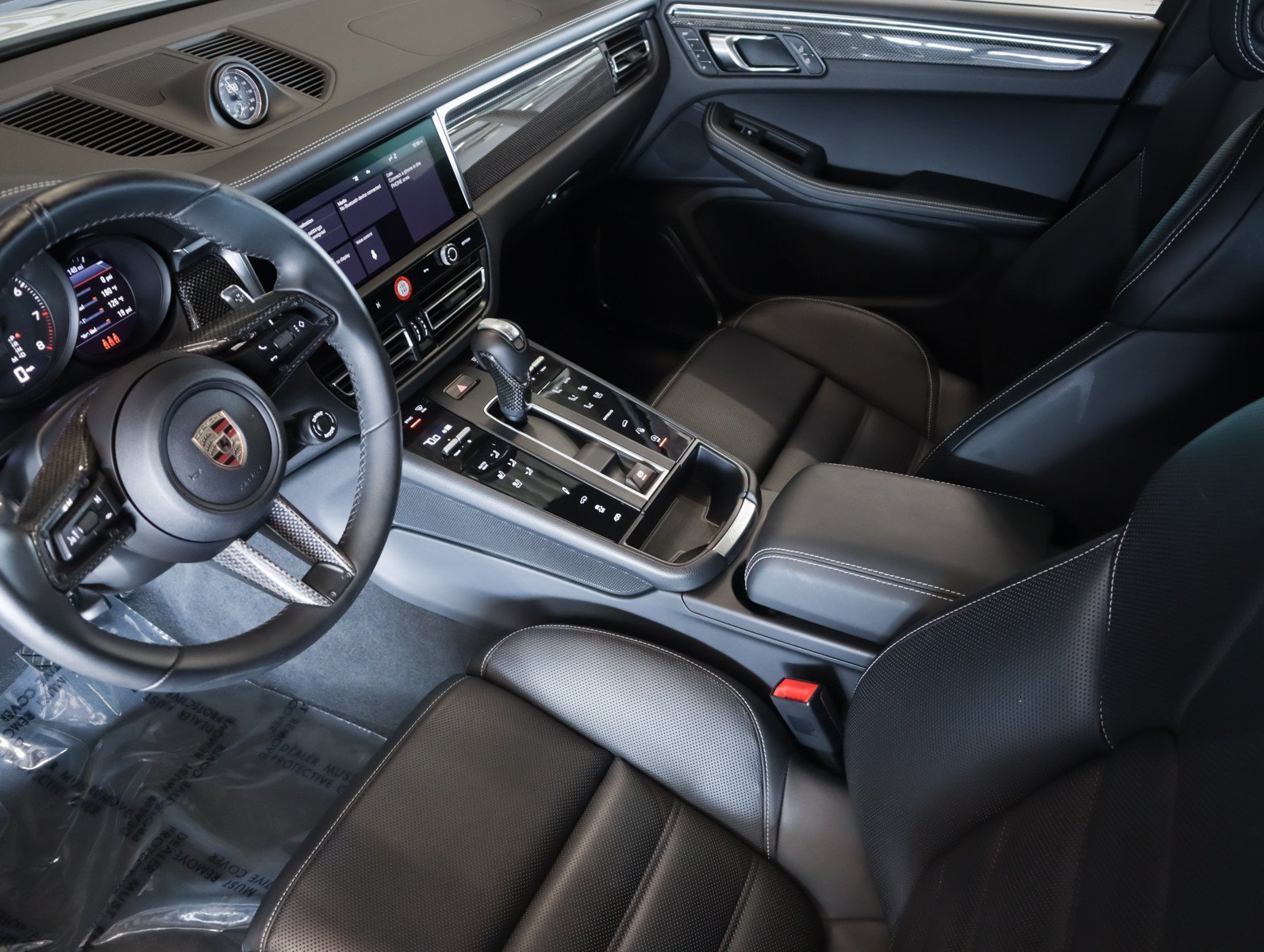 Certified 2025 Porsche Macan GTS AWD/4WD image 17