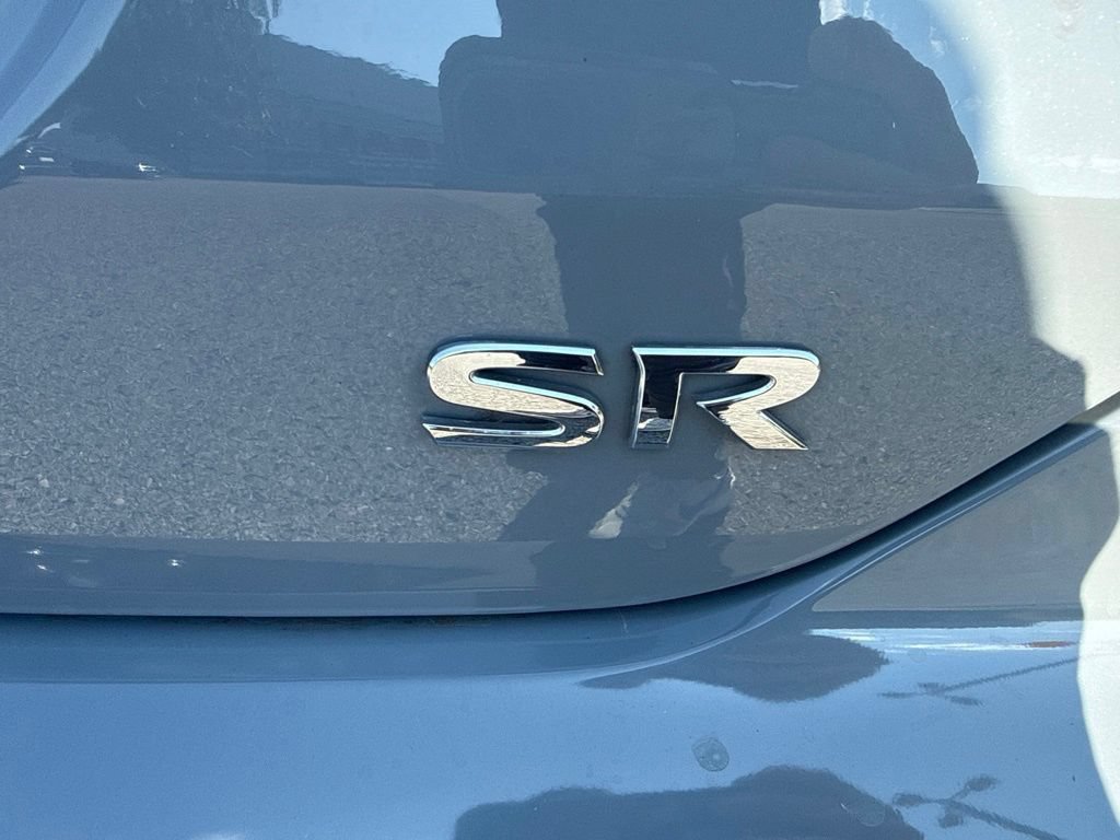 Used 2021 Nissan Kicks SR w/ SR Premium Package FWD image 5