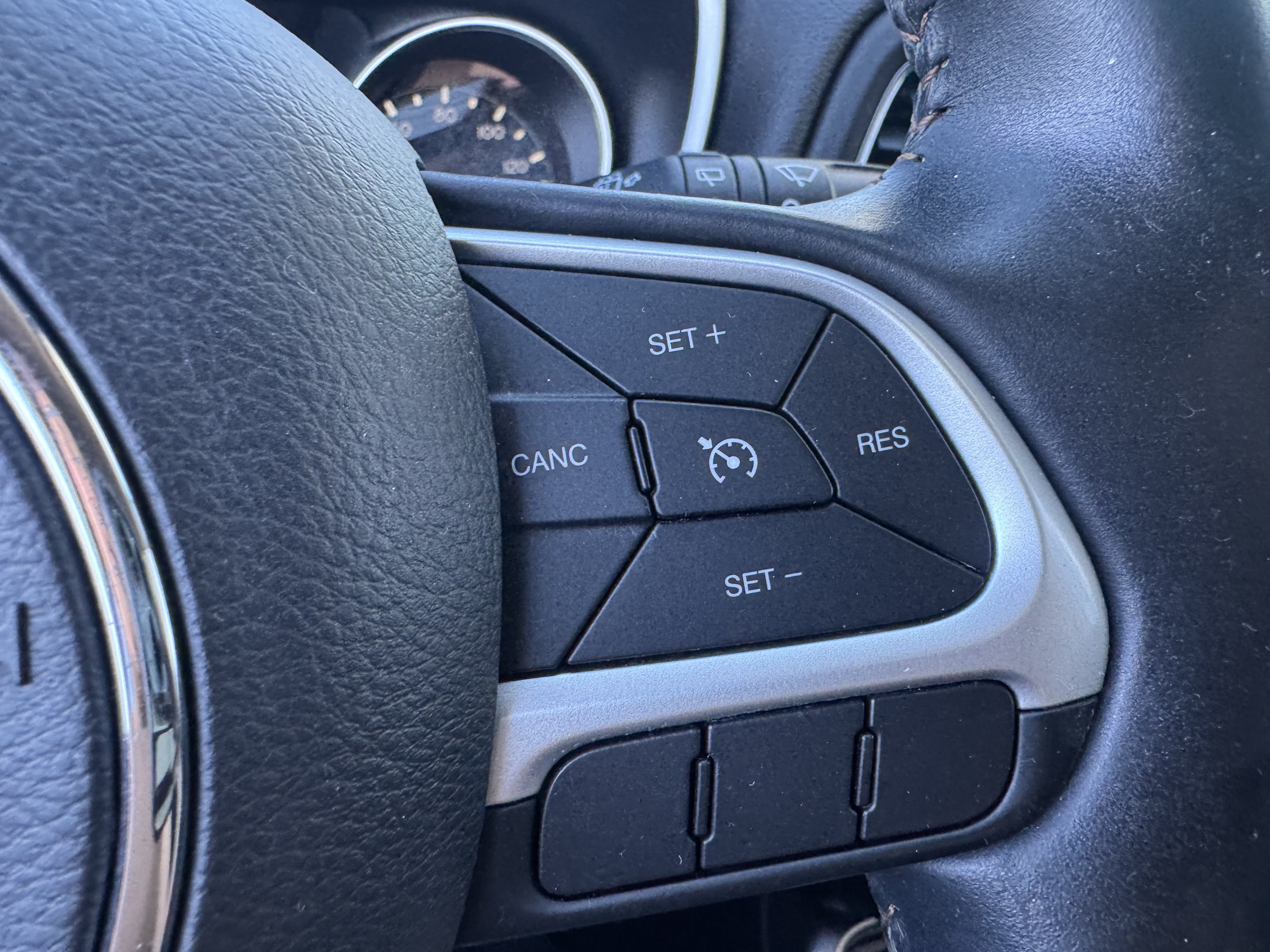 Used 2017 Jeep Compass Latitude w/ Popular Equipment Group AWD/4WD image 18