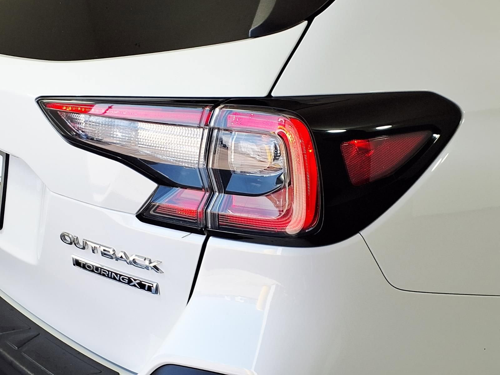 Used 2022 Subaru Outback Touring XT AWD/4WD image 8