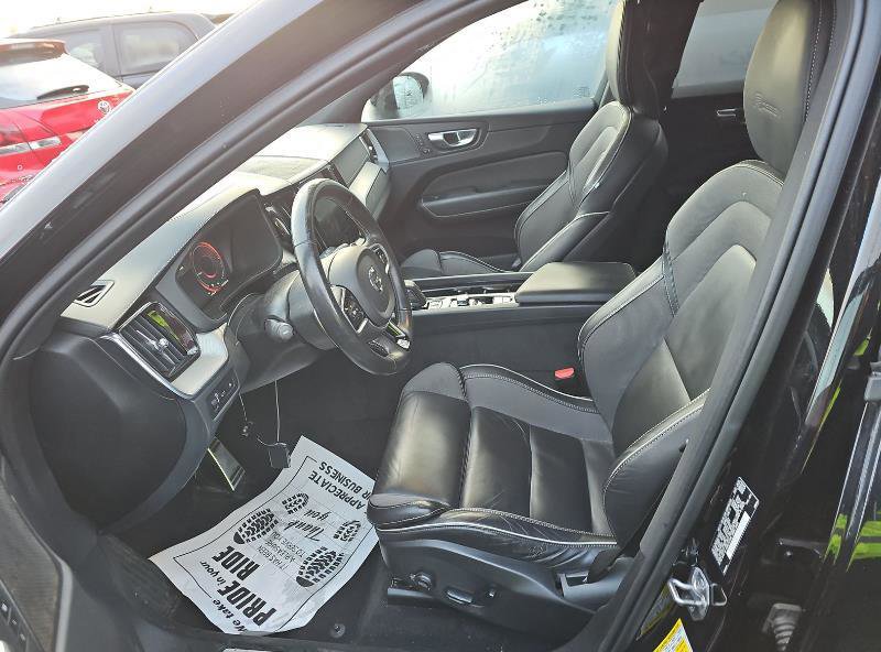 Used 2020 Volvo XC60 T8 R-Design image 5