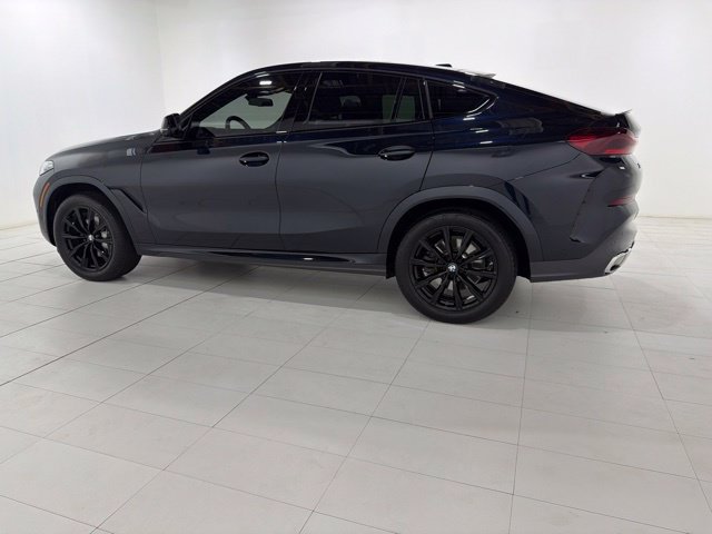 Certified 2024 BMW X6 xDrive40i w/ Premium Package AWD/4WD image 2