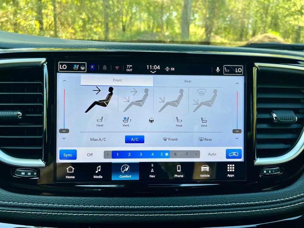 New 2026 Chrysler Pacifica Limited image 30