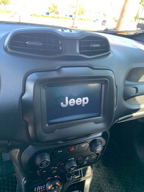 Used 2019 Jeep Renegade Trailhawk AWD/4WD image 27