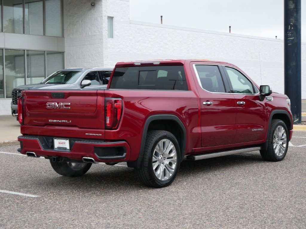 Used 2022 GMC Sierra 1500 Denali w/ Denali Premium Package AWD/4WD image 3