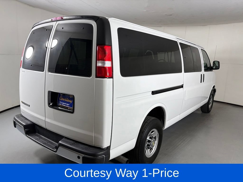 Used 2024 Chevrolet Express 3500 LT w/ LT Preferred Equipment Group RWD image 11