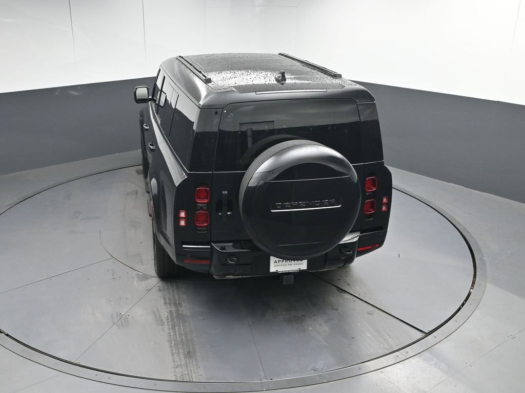 Used 2025 Land Rover Defender 130 X-Dynamic SE AWD/4WD image 34