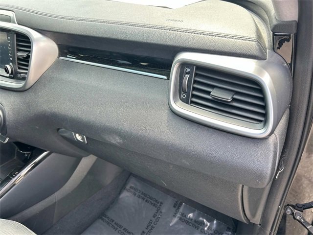 Used 2019 Kia Sorento SX image 28