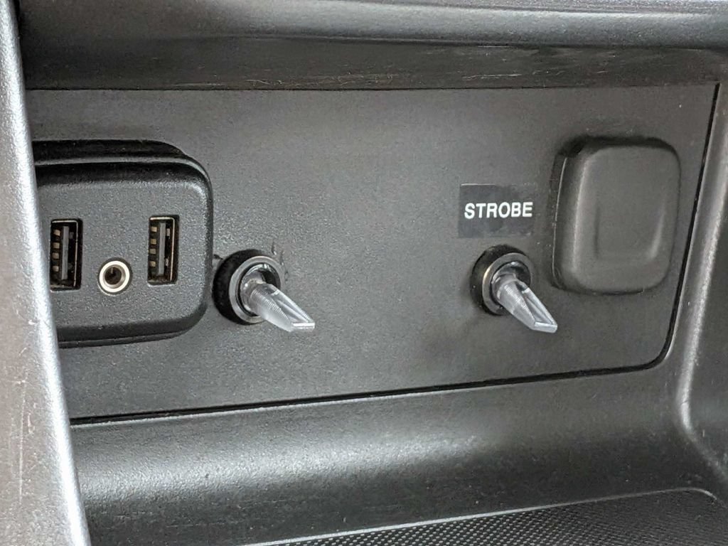 Used 2022 Chevrolet Colorado LT w/ Fleet Safety Package RWD image 20