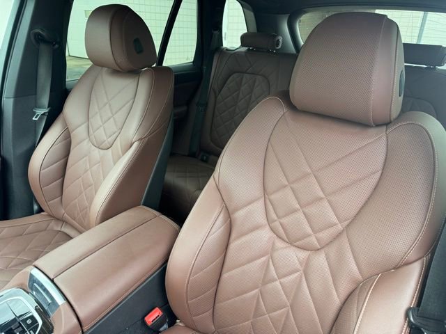 Certified 2025 BMW X5 xDrive40i w/ M Sport Package AWD/4WD image 19