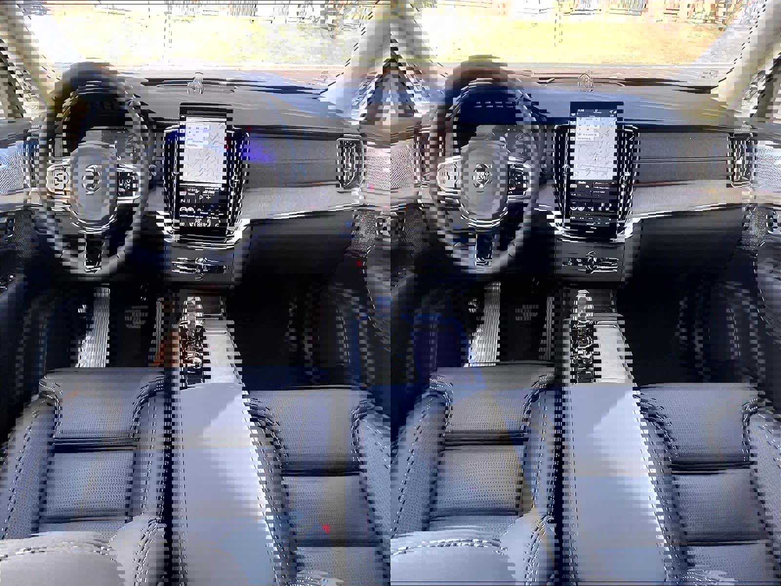 New 2026 Volvo XC90 T8 Ultra w/ Lounge Package image 7