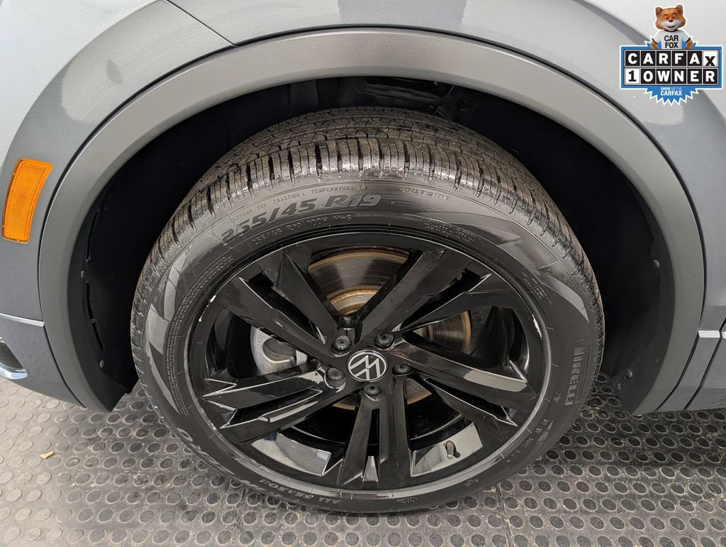 Used 2023 Volkswagen Tiguan SE R-Line AWD/4WD image 7