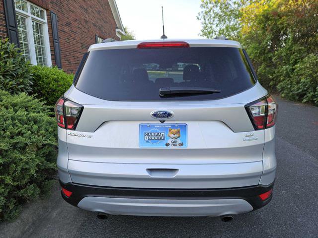 Used 2017 Ford Escape SE w/ Equipment Group 201A image 4