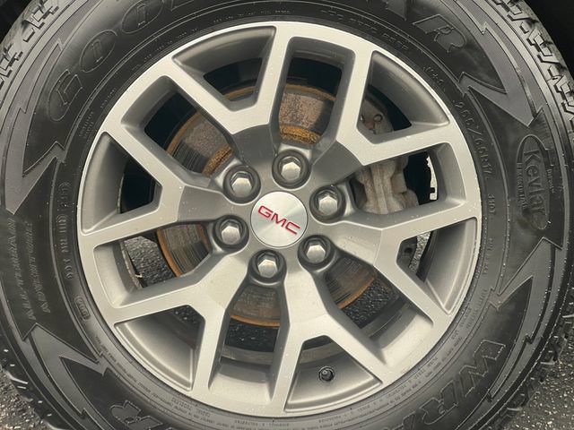 Used 2016 GMC Canyon SLE w/ All Terrain Package AWD/4WD image 11