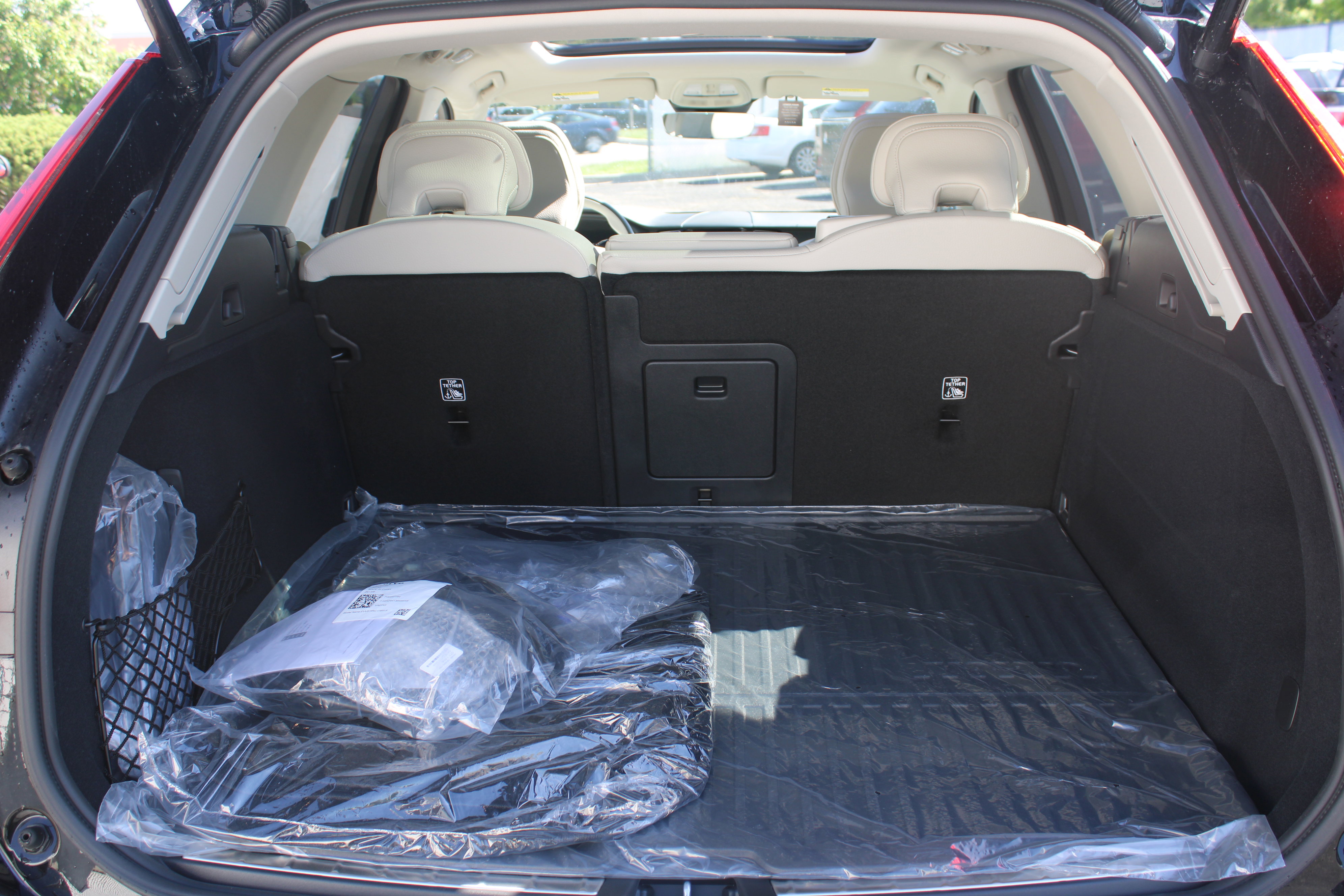 New 2025 Volvo XC60 T8 Plus w/ Protection Package Premier AWD/4WD image 39