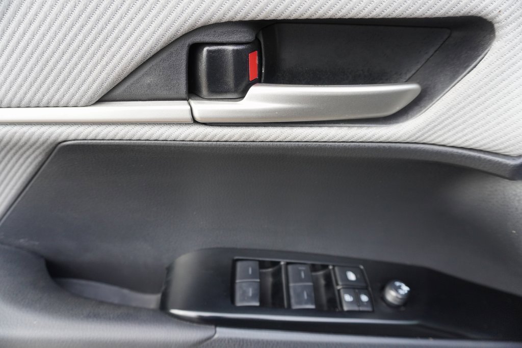 Used 2025 Toyota Camry XSE image 9