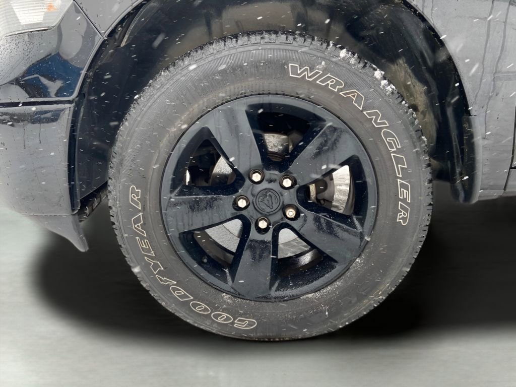 Used 2022 RAM 1500 Classic SLT w/ Black Appearance Group image 7