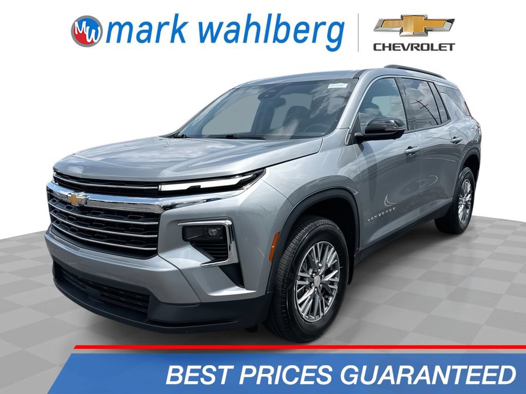 Used 2025 Chevrolet Traverse LT w/ Driver Confidence Package AWD/4WD image 1