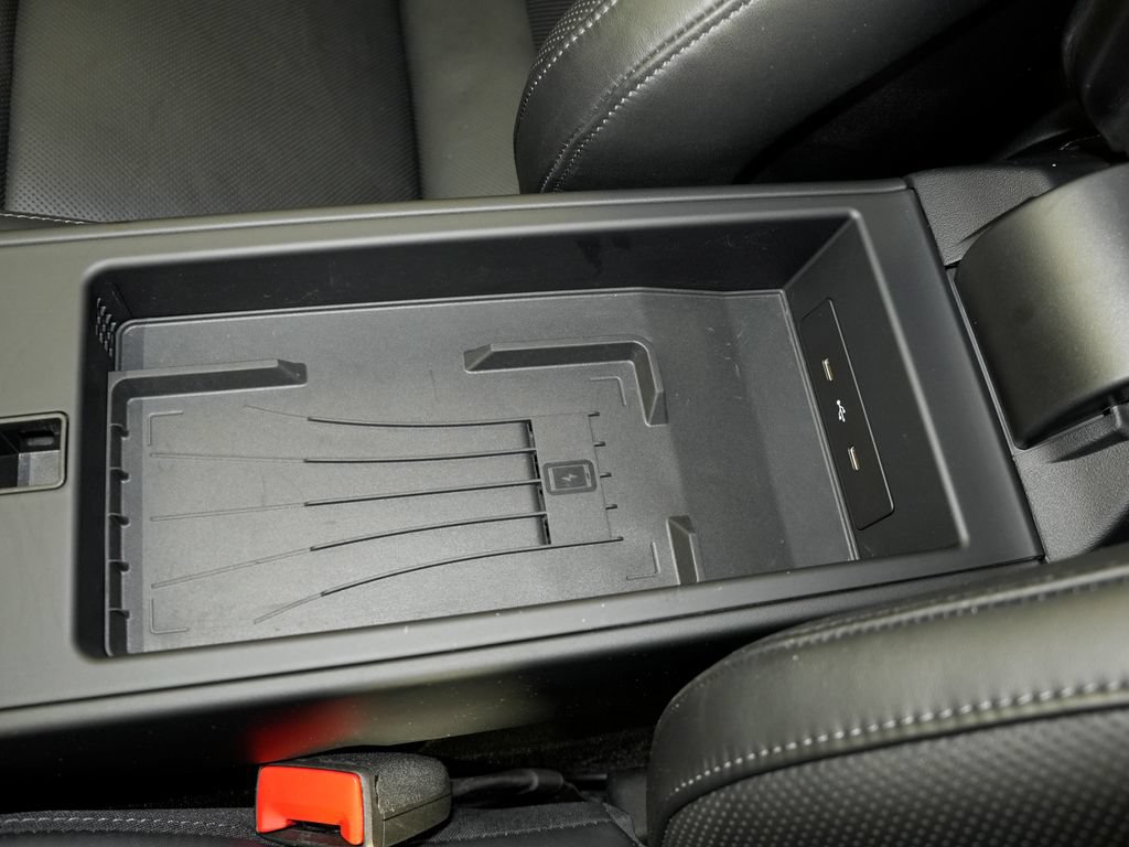 Certified 2025 Porsche 911 Carrera RWD image 44