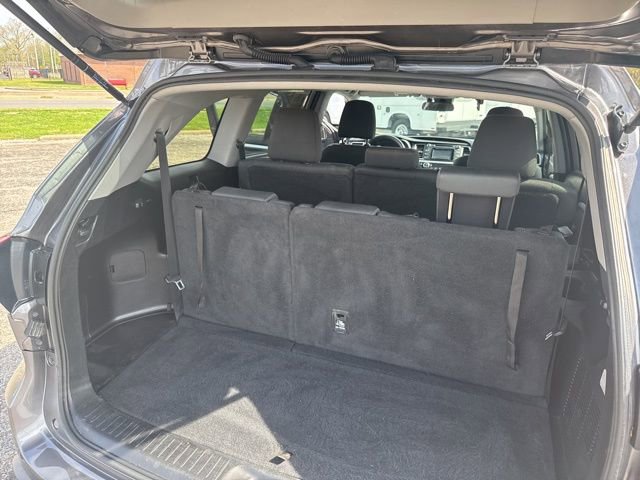 Used 2019 Toyota Highlander LE image 30