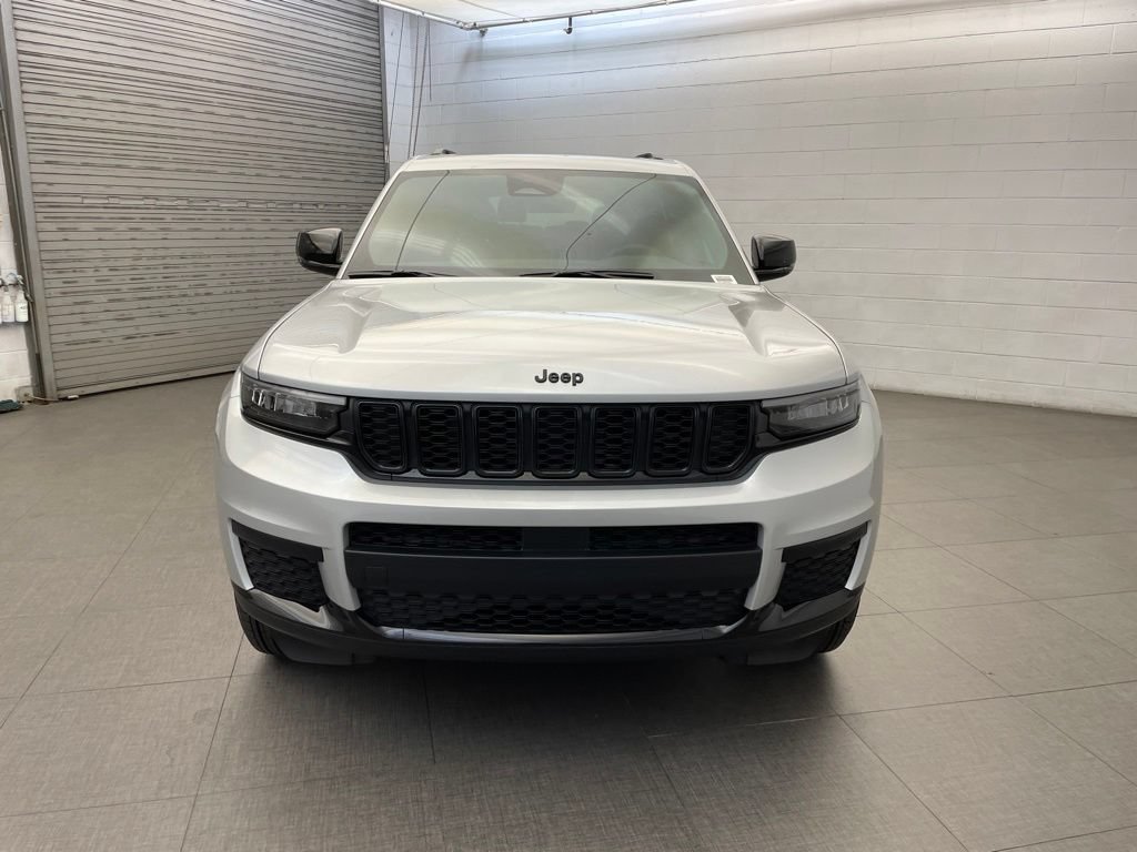 New 2025 Jeep Grand Cherokee L Altitude RWD image 6