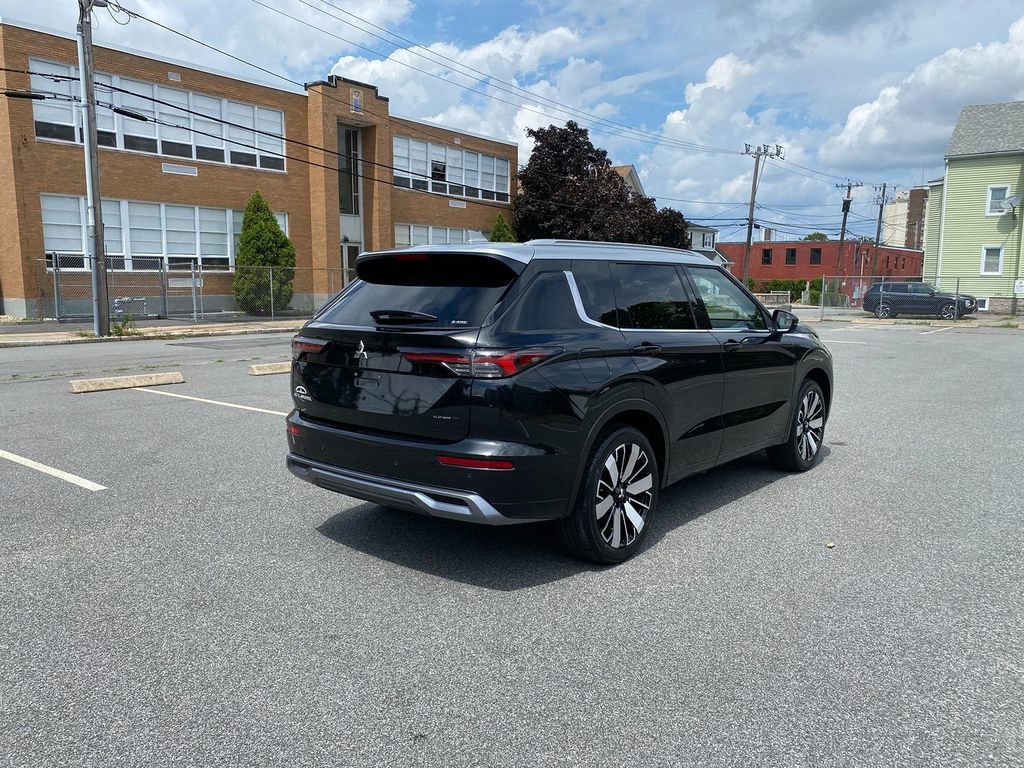 New 2025 Mitsubishi Outlander SEL image 5