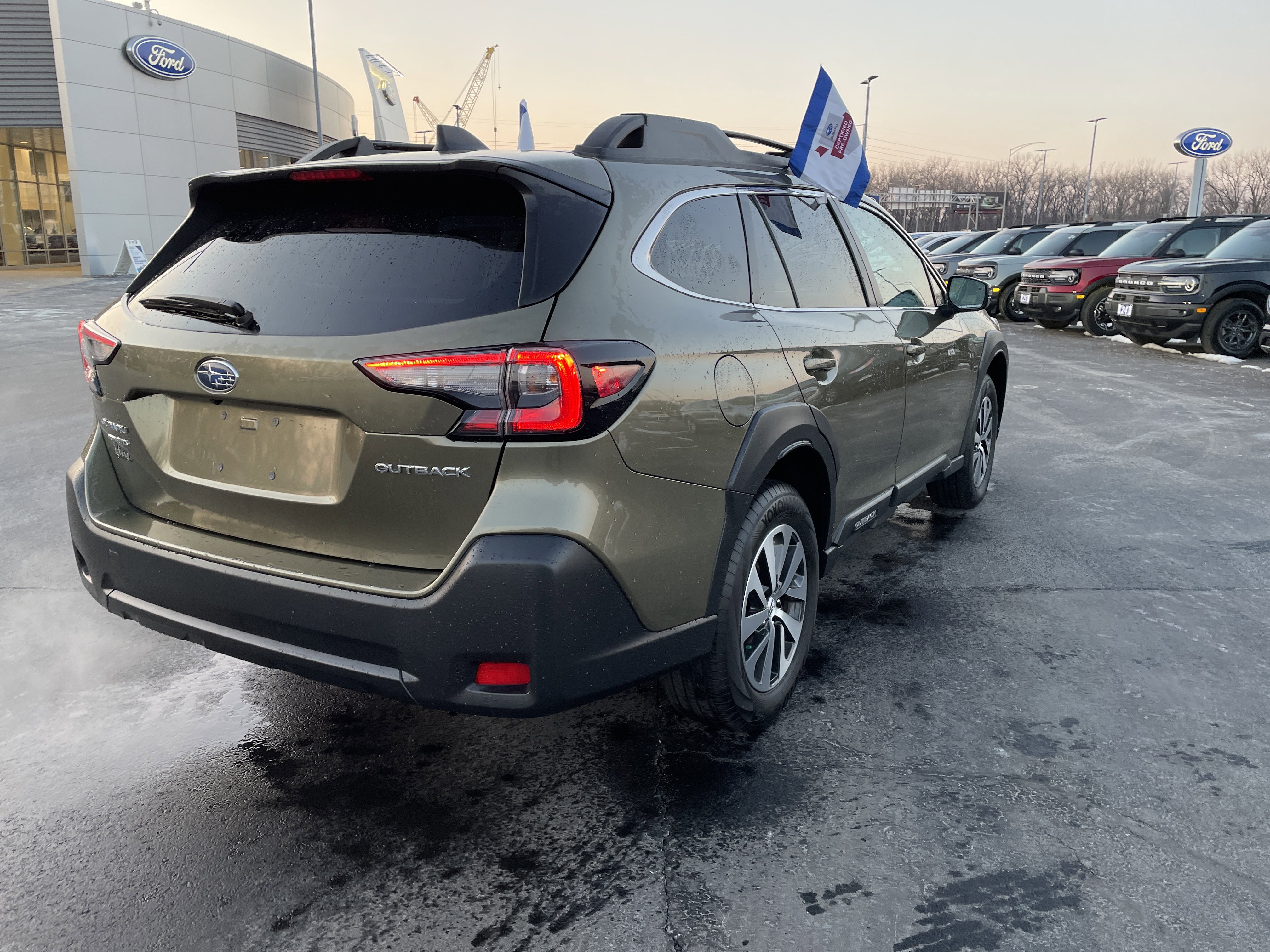 Certified 2025 Subaru Outback Premium image 5