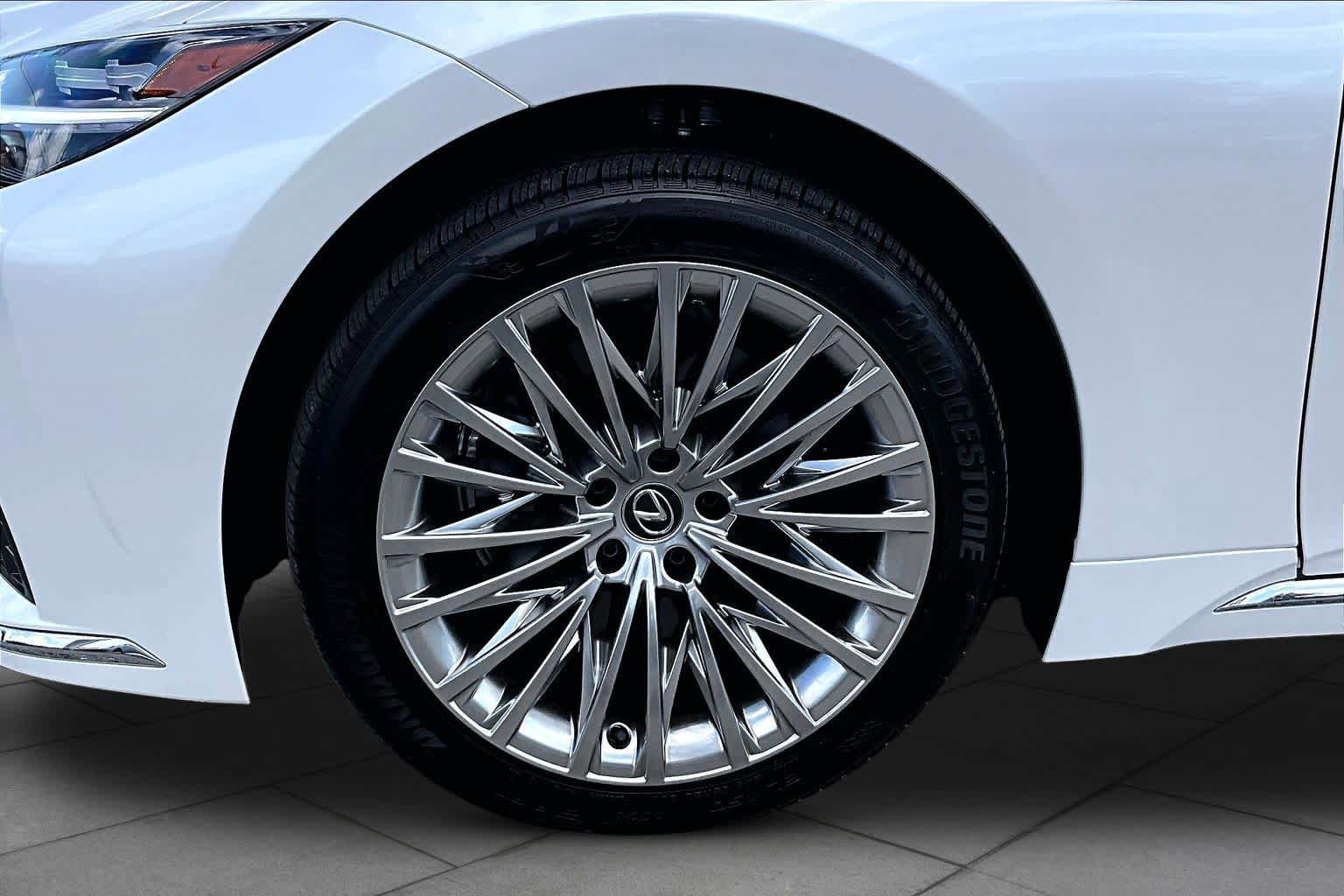 Used 2024 Lexus LS 500 w/ Interior Upgrade Package RWD image 11