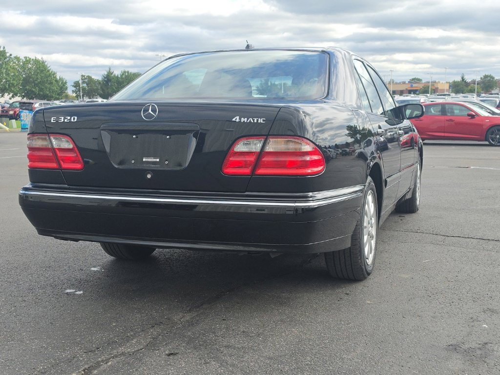 Used 2002 Mercedes-Benz E 320 4MATIC Sedan image 9