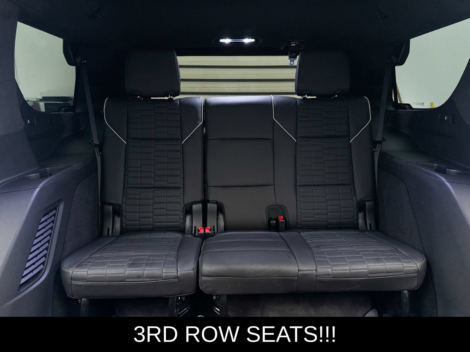 Used 2025 Cadillac Escalade Sport Platinum w/ LPO, ONYX Package AWD/4WD image 13