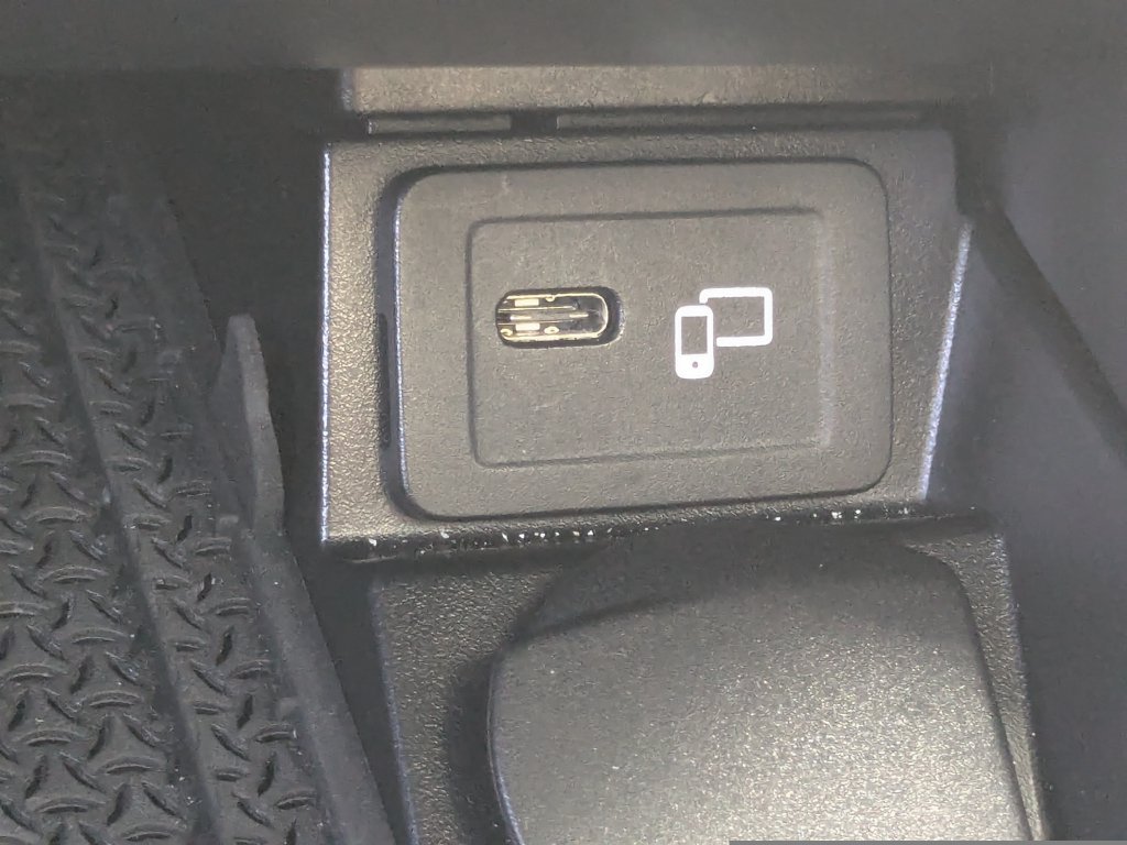Used 2023 Mercedes-Benz E 350 4MATIC Sedan image 8