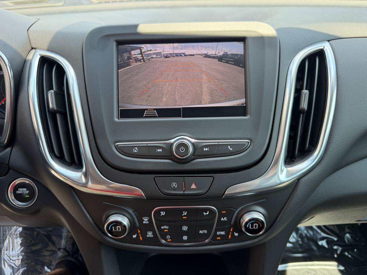Used 2024 Chevrolet Equinox LT FWD image 30