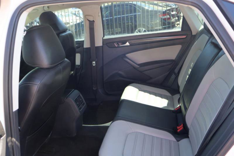 Used 2015 Volkswagen Passat 1.8T Sport FWD image 23