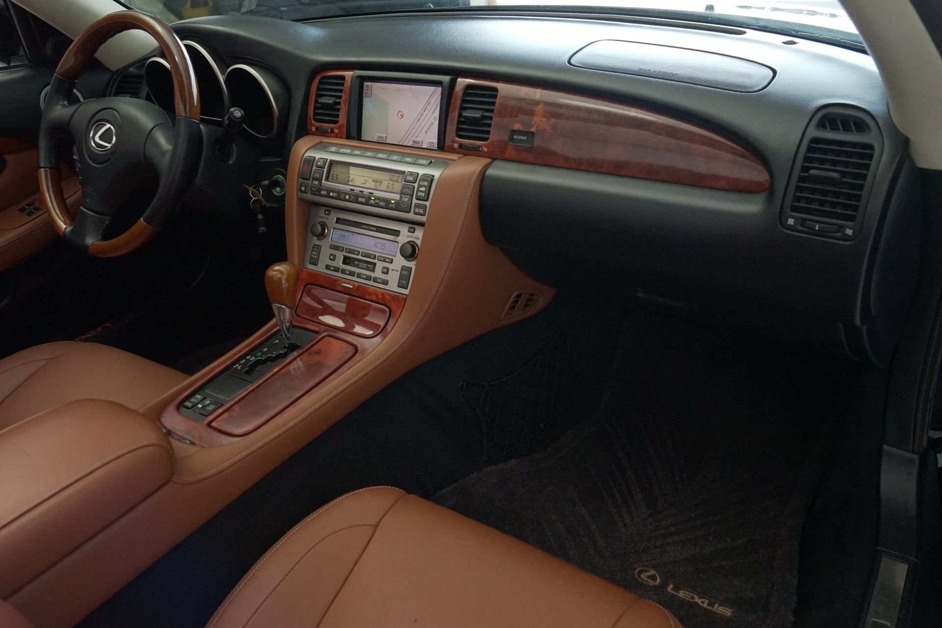 Used 2004 Lexus SC 430 Convertible w/ Preferred Accessory Pkg RWD image 5