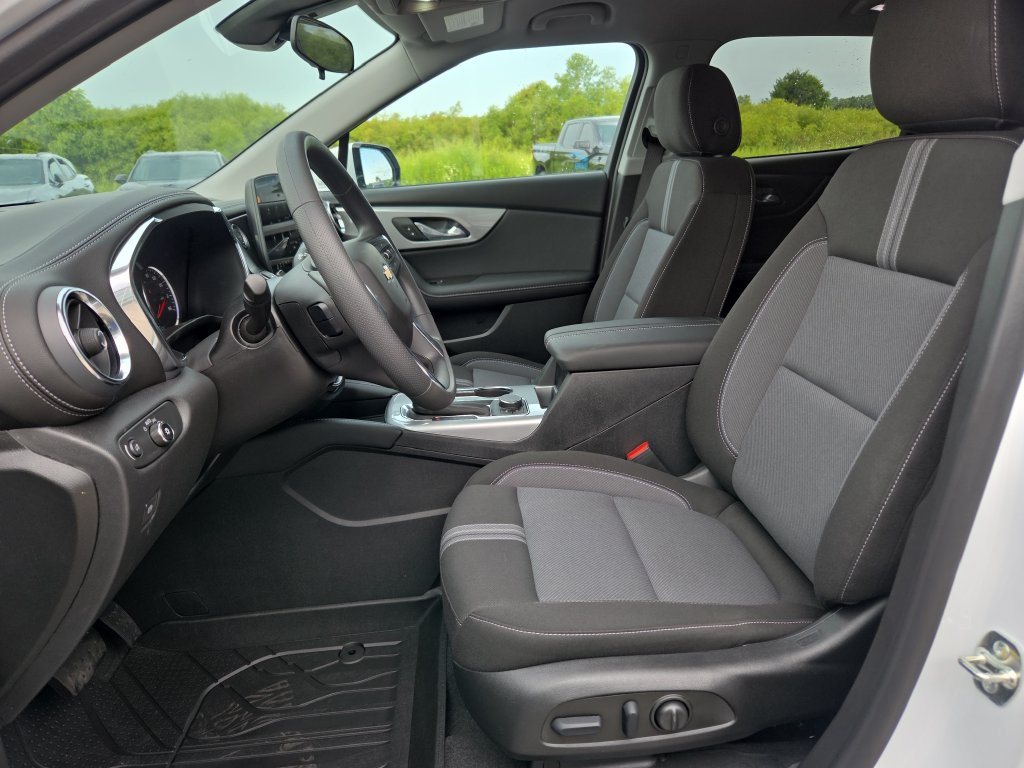 New 2026 Chevrolet Blazer LT w/ LPO, Floor Liner Package FWD image 22