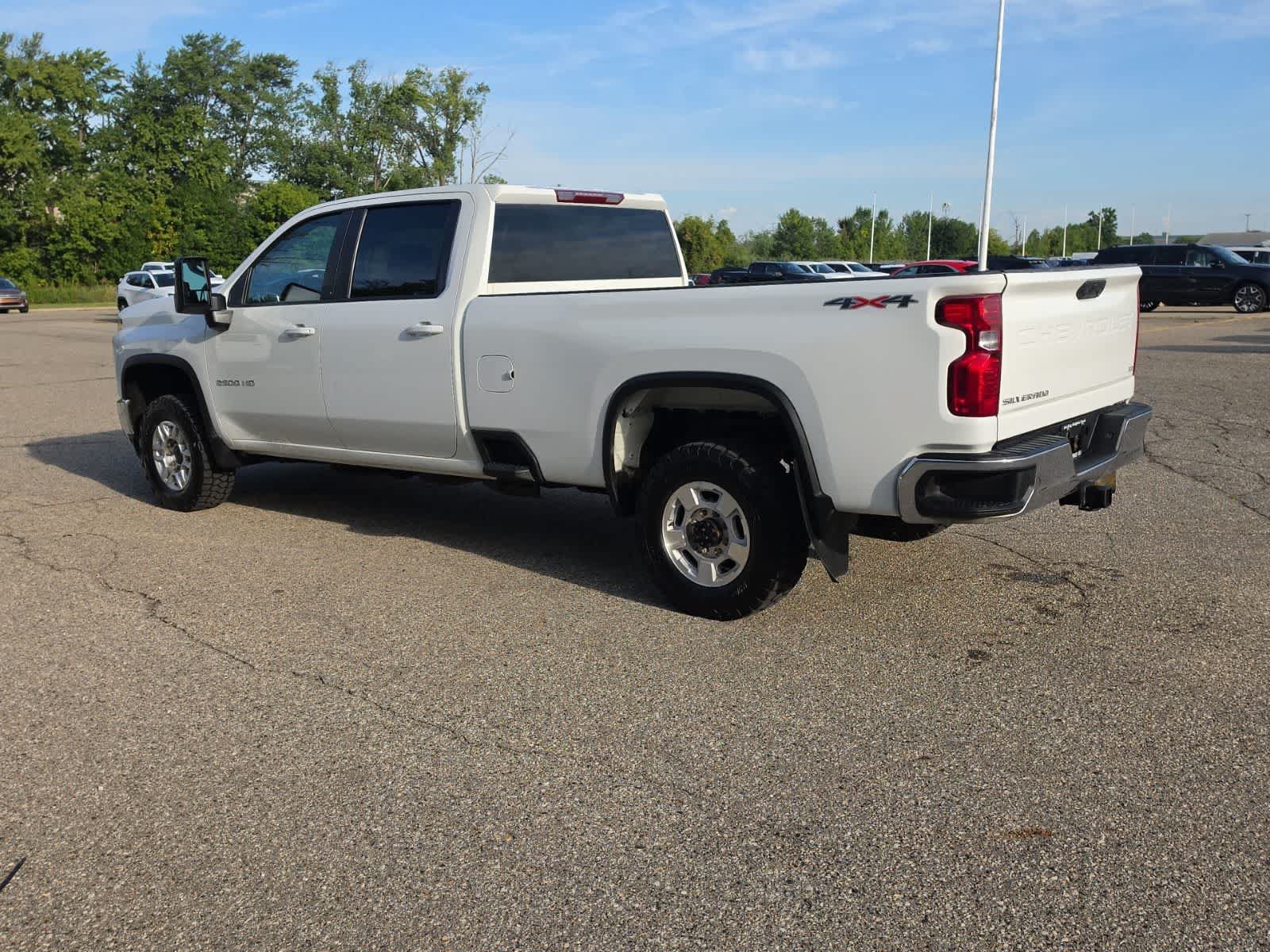 Used 2023 Chevrolet Silverado 2500 LT AWD/4WD image 12