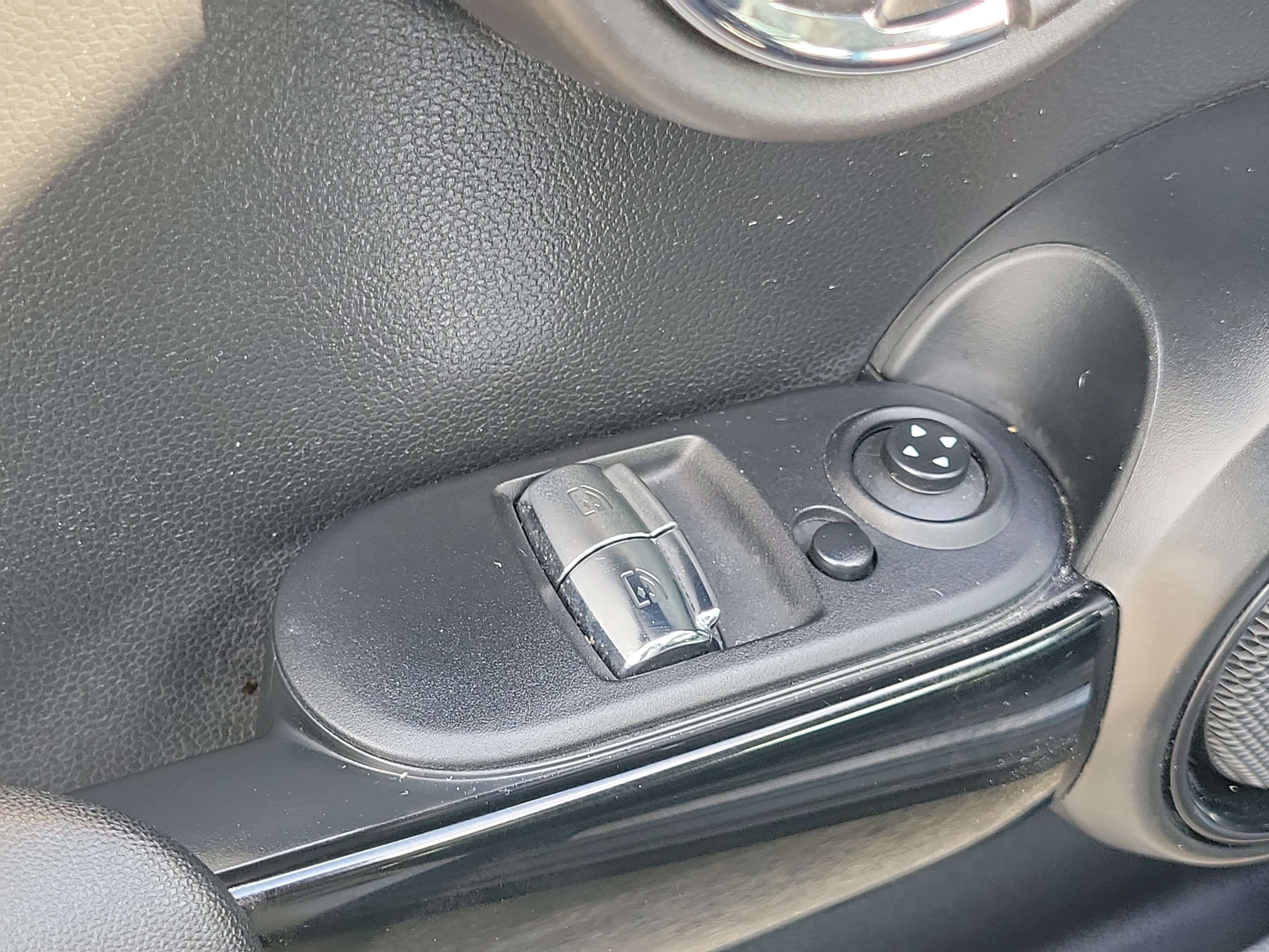 Used 2019 MINI Cooper 2-Door Hardtop FWD image 22