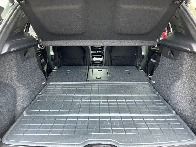 Used 2024 Volvo XC40 B5 Core image 34