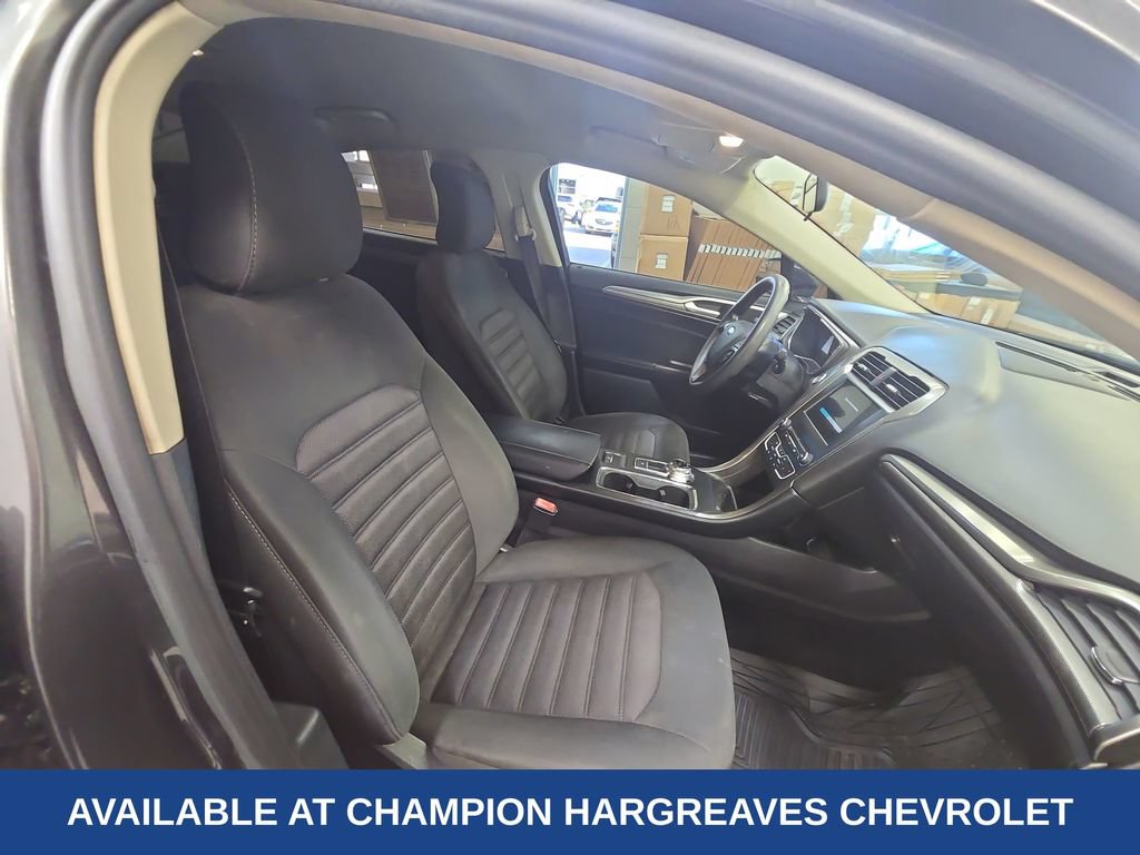 Used 2017 Ford Fusion SE w/ Fusion SE Technology Package FWD image 36