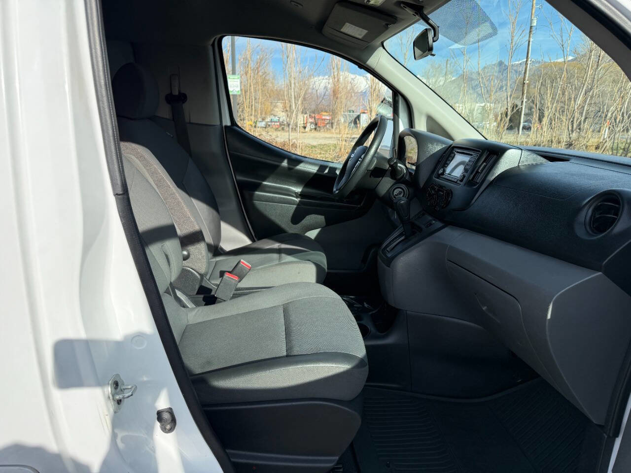 Used 2018 Nissan NV200 SV w/ Back Door Glass Package image 17