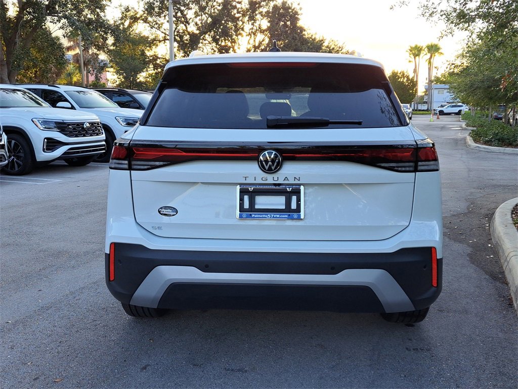 Certified 2025 Volkswagen Tiguan SE image 4