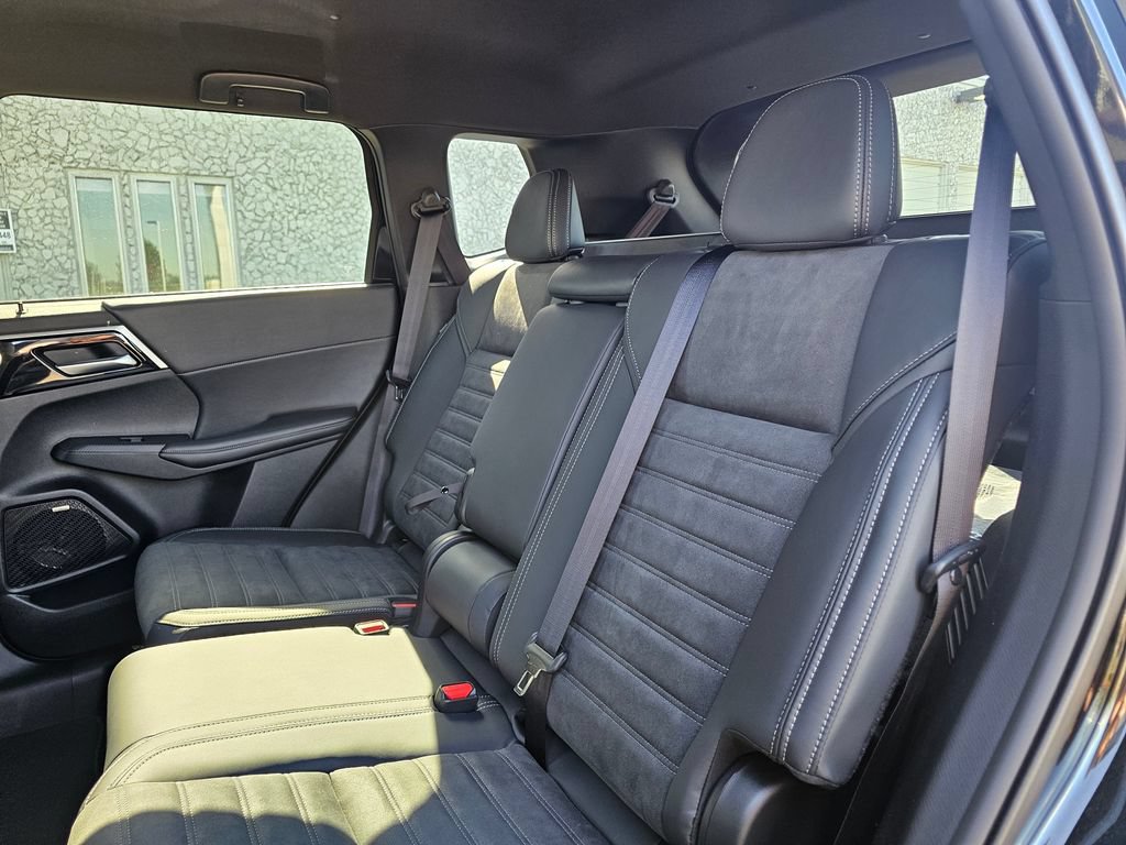 New 2026 Mitsubishi Outlander LE AWD/4WD image 14