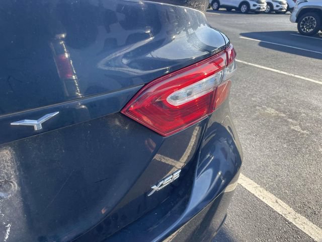 Used 2019 Toyota Camry XSE FWD image 12