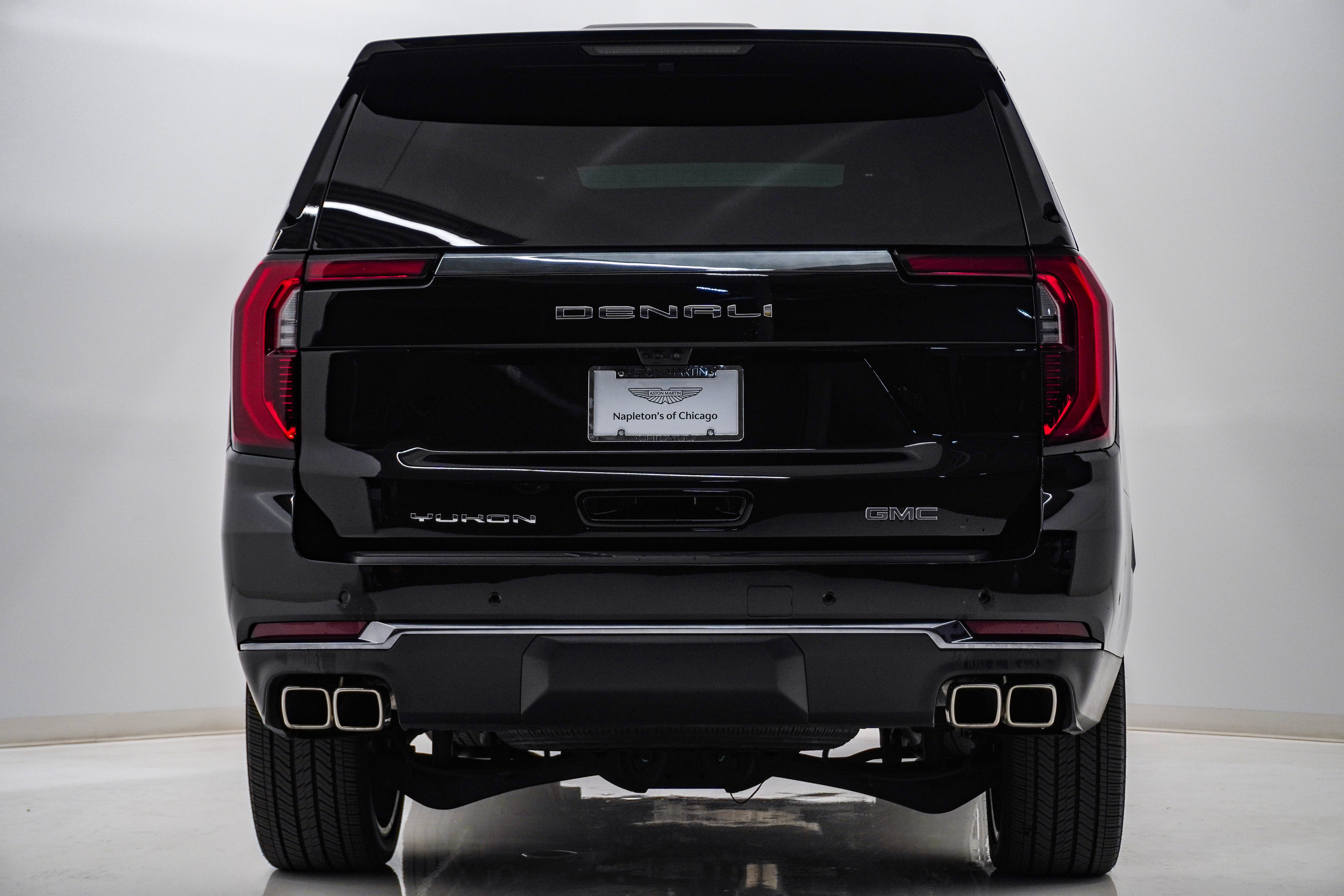 Used 2025 GMC Yukon XL Denali Ultimate w/ LPO, Floor Liner Package AWD/4WD image 8