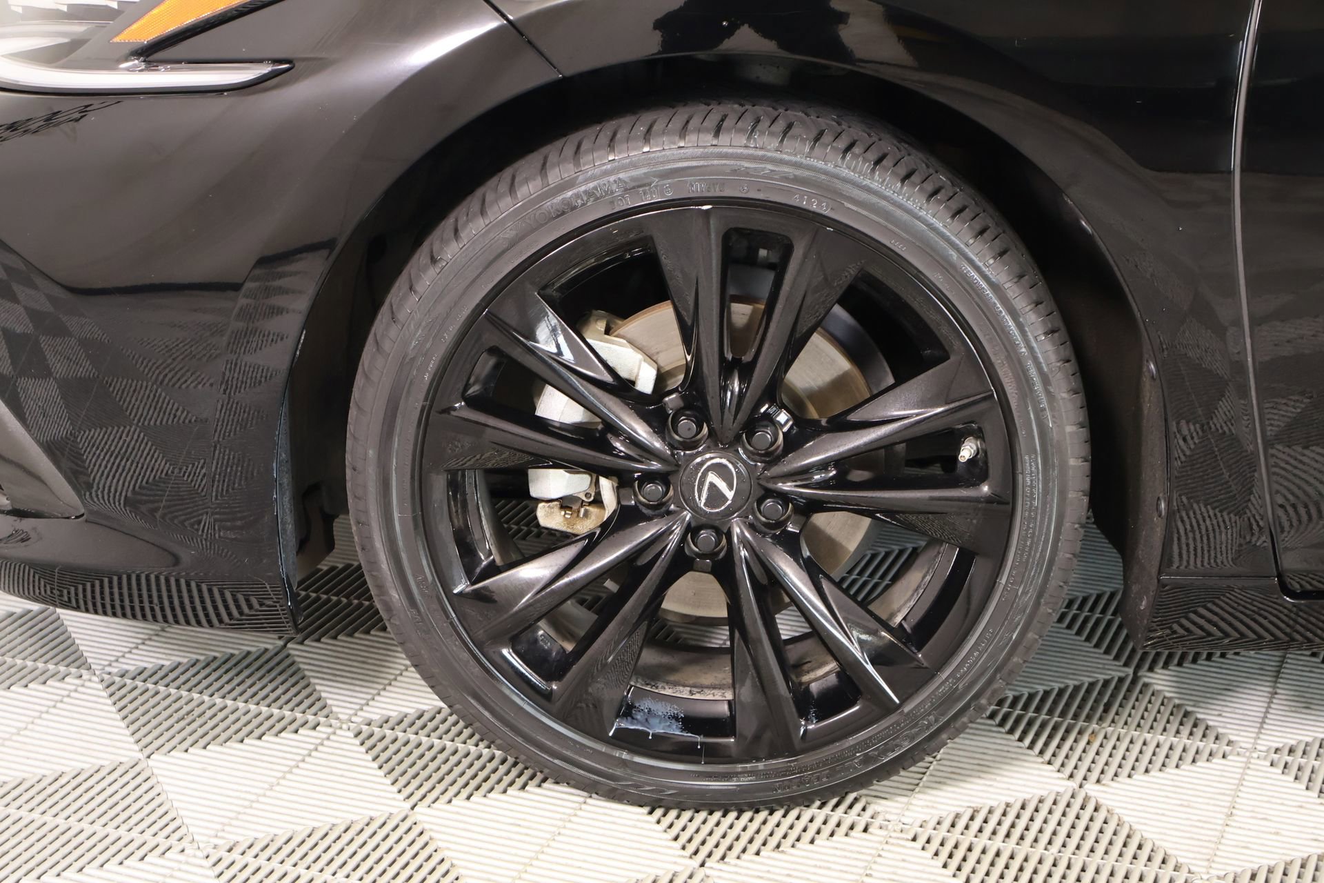 Used 2024 Lexus ES 300h F Sport w/ Accessory Package (Z2) FWD image 19