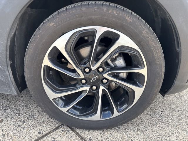 Used 2023 Chevrolet Bolt EUV Premier w/ Sun & Sound Package FWD image 13