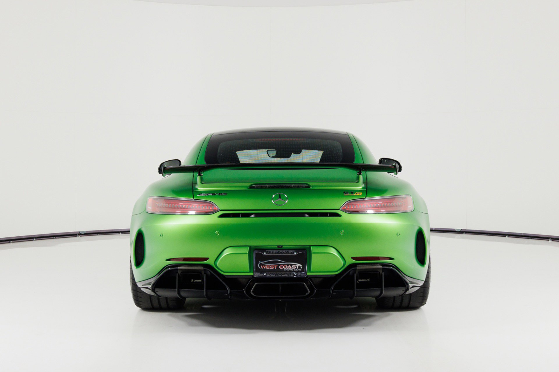 Used 2018 Mercedes-Benz AMG GT R image 4