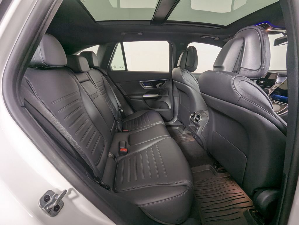 Used 2025 Mercedes-Benz GLC 43 AMG 4MATIC image 32