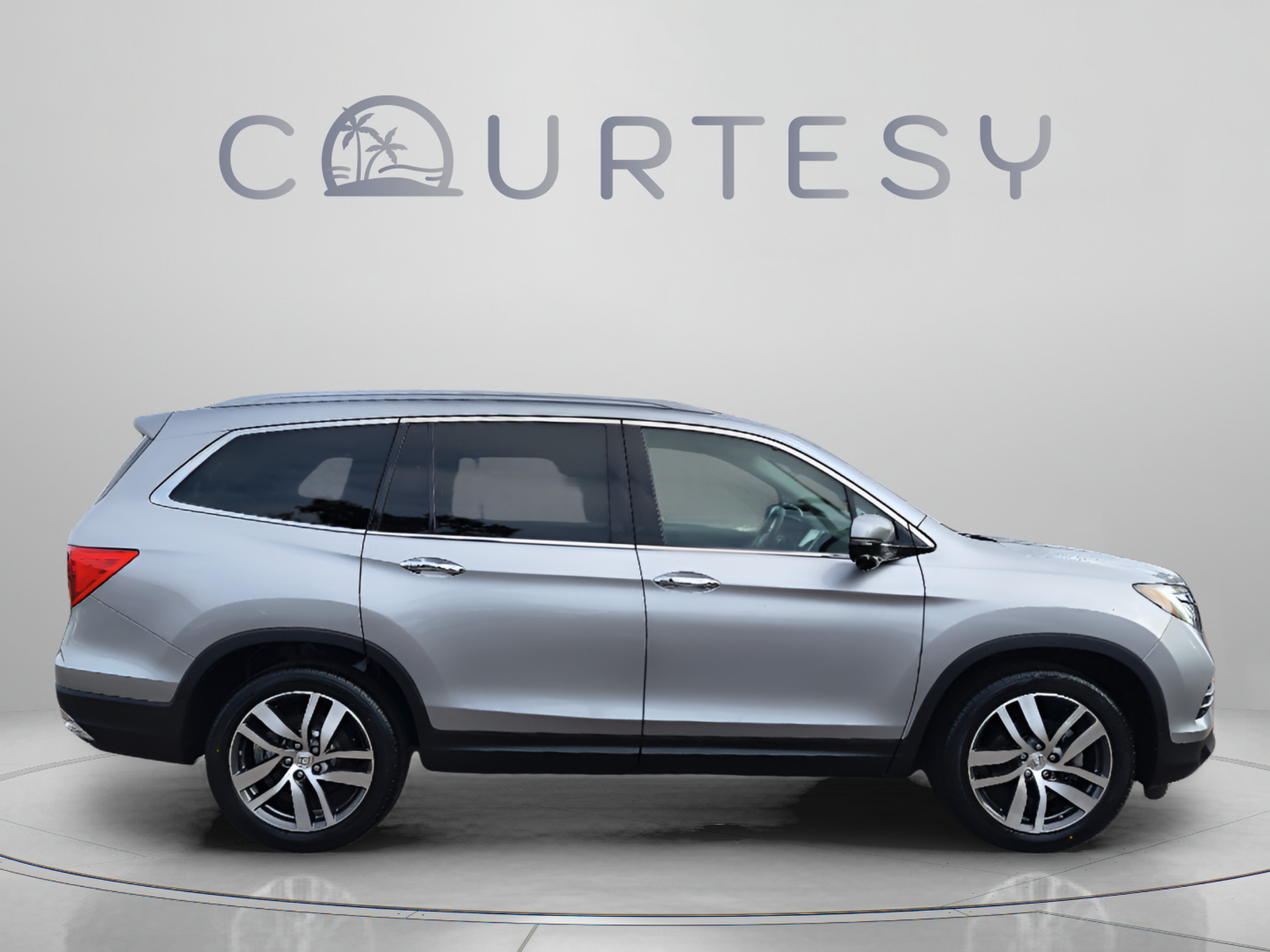 Used 2017 Honda Pilot Touring image 8